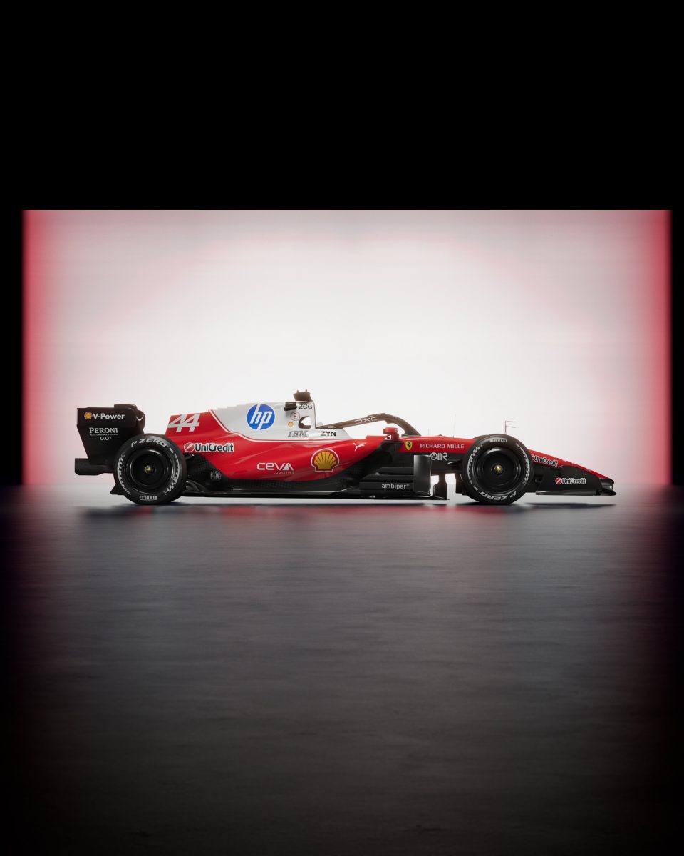 🟥 Ferrari、未来へ跳ねる――2026年型マシン「SF-26」リバリー、1月23日ついに公開！
